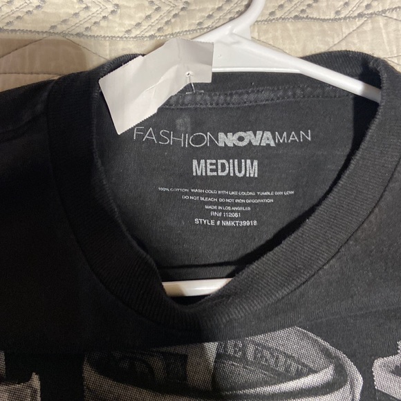 Fashion nova T-shirt. Sz. M. - Picture 4 of 4